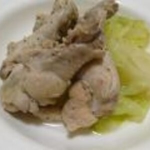 お肌プリップリ”鶏手羽元とキャベツのコラーゲン煮”